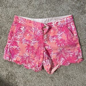Lilly Pulitzer scalloped shorts size 2. Worn once.